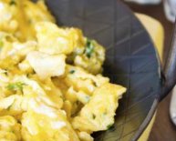 Scrambled eggs calorie count